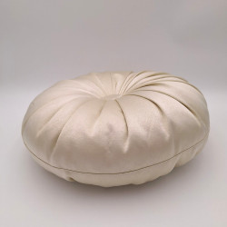 Luvoti kulatý polštář s knoflíkem