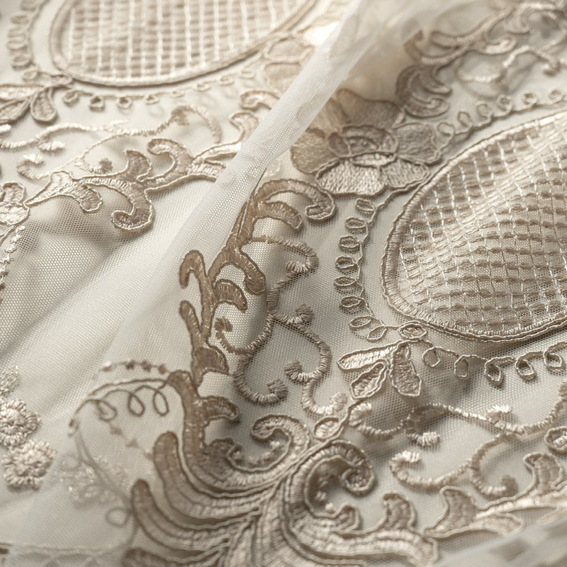 Zámecká záclona Lotus od Sarelli