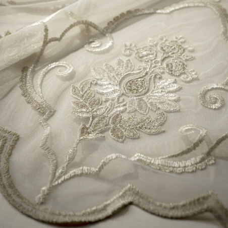 Zámecká záclona Serenity od Sarelli