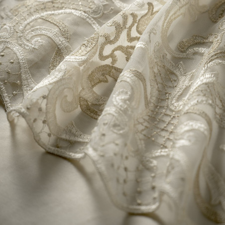 Zámecká záclona Shadow od Sarelli