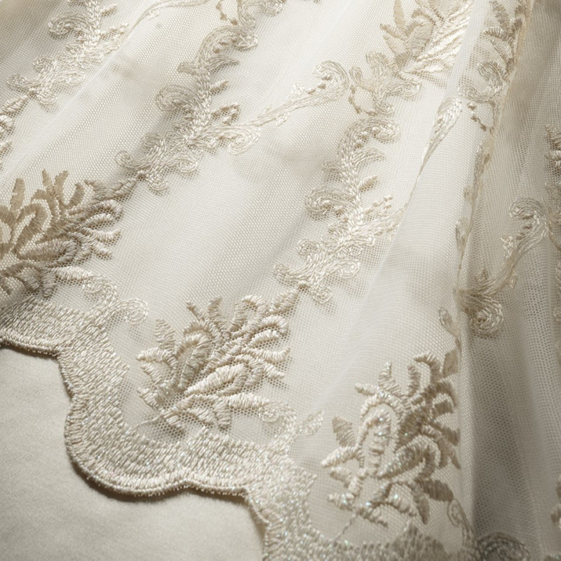 Zámecká záclona Symphony od Sarelli