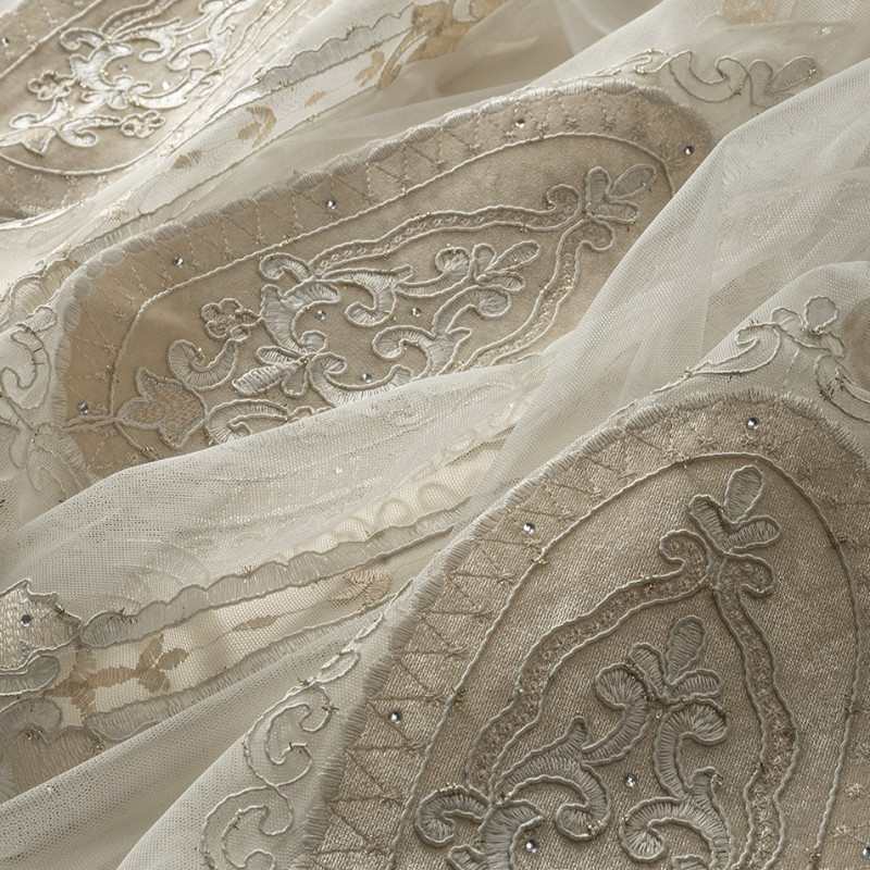 Zámecká záclona Whisper od Sarelli