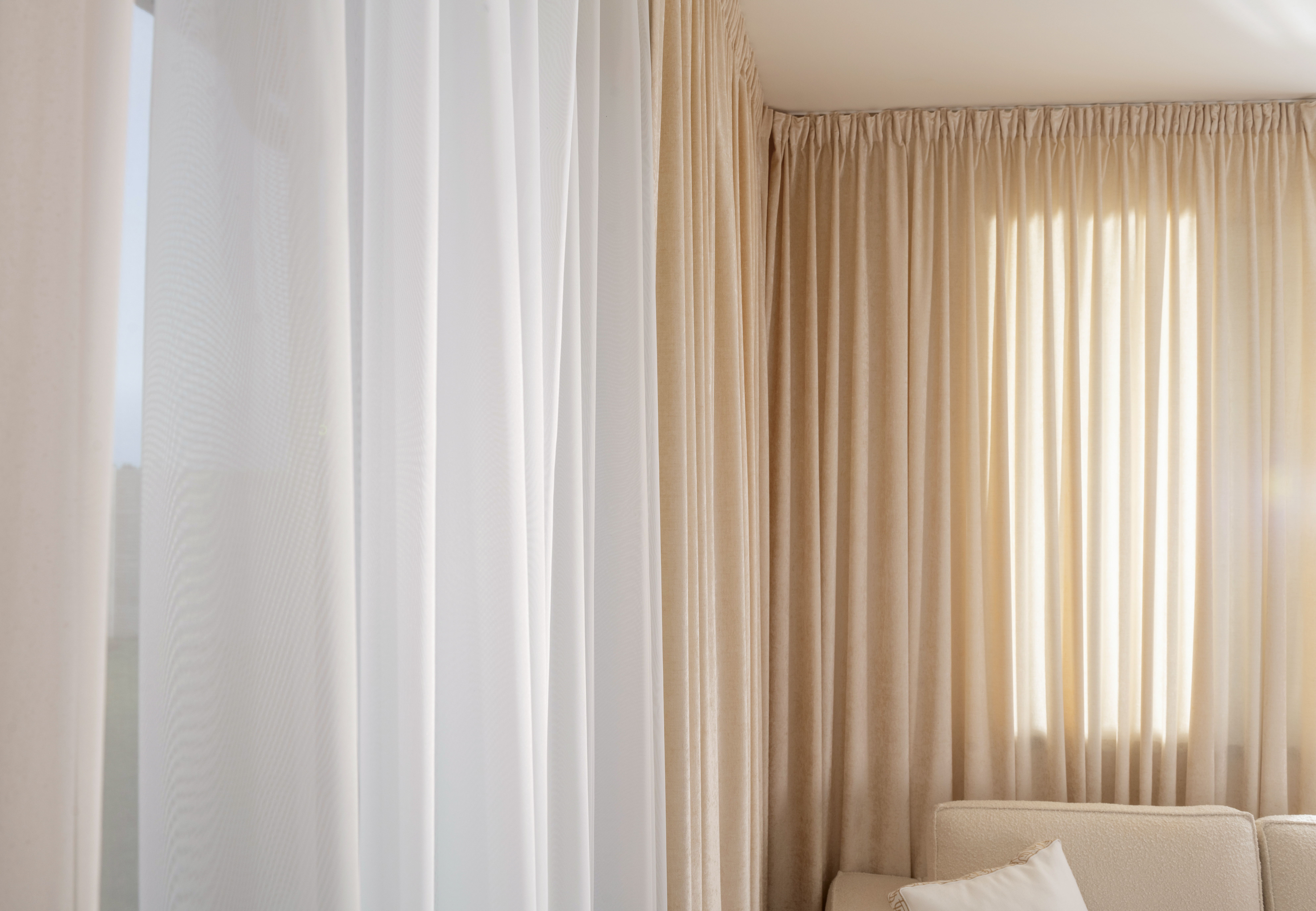 Hotové sety závěsů a záclon